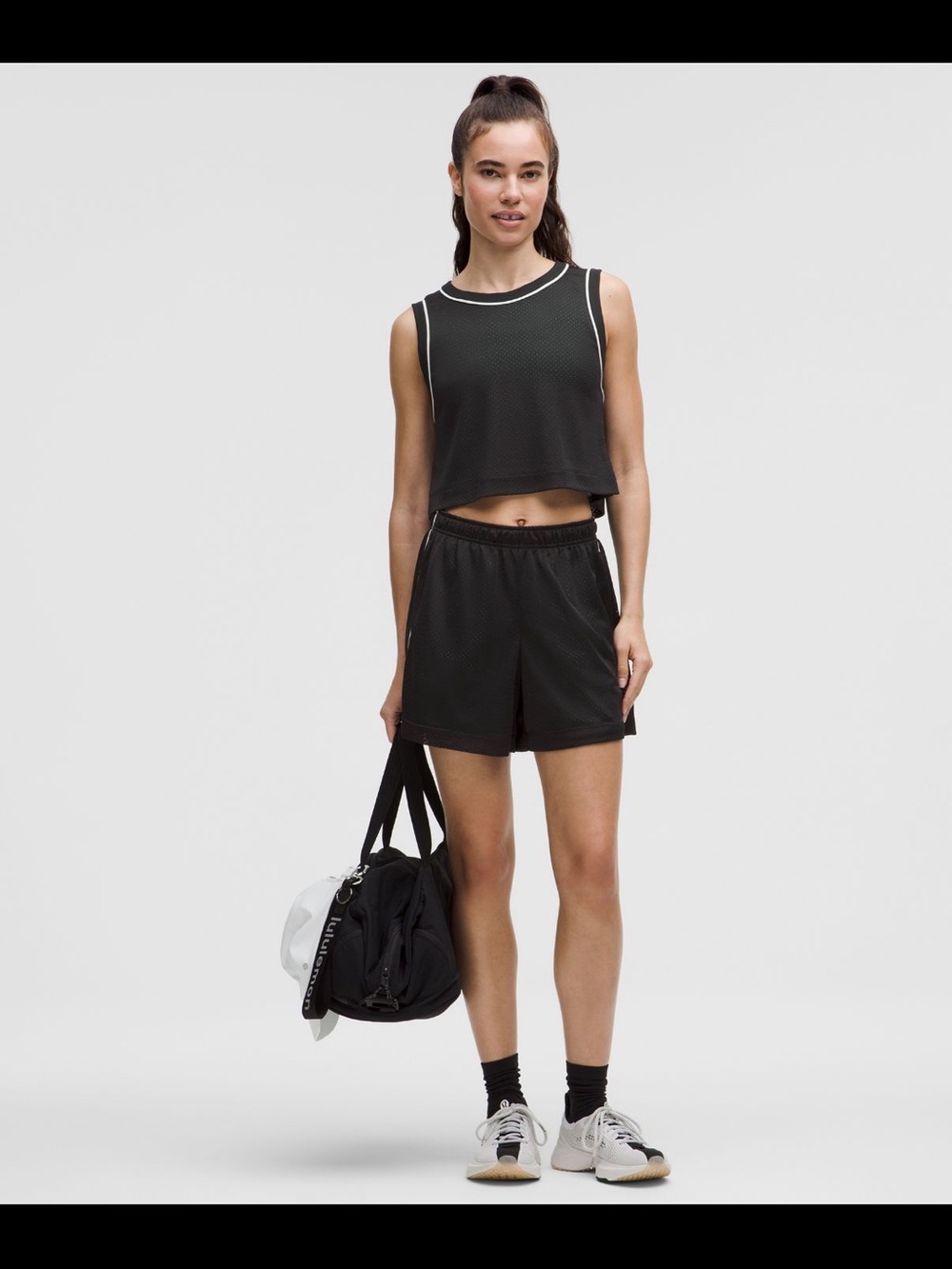 lululemon athletica Double Layered Mesh Mid Rise Short 5inch